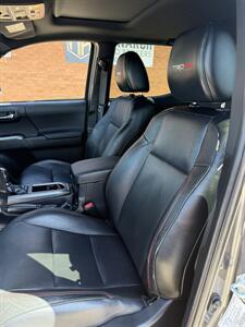 2022 Toyota Tacoma TRD Pro   - Photo 11 - Washington Terrace, UT 84405