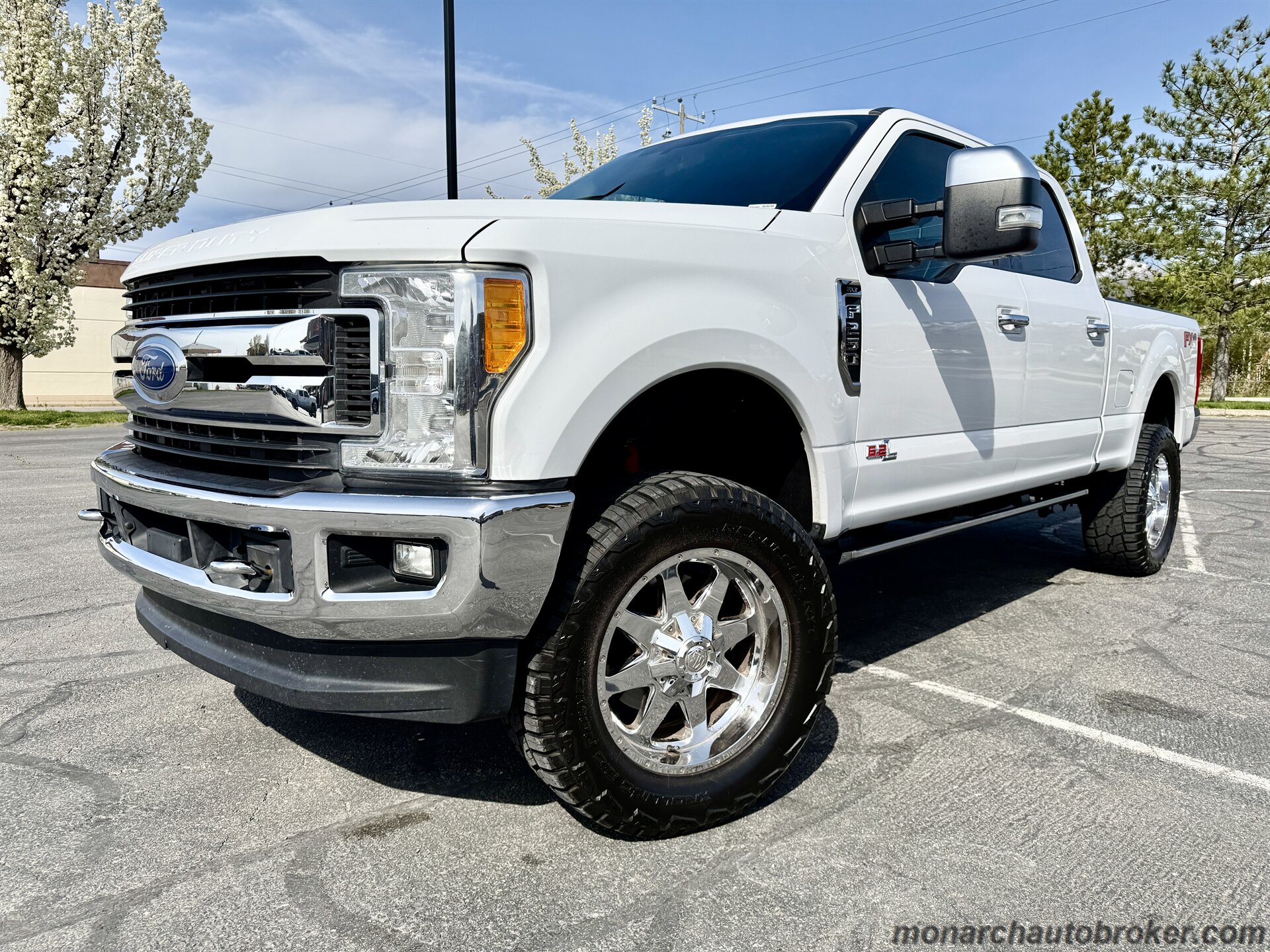 2017 Ford F-250 Super Duty XLT   - Photo 1 - Washington Terrace, UT 84405