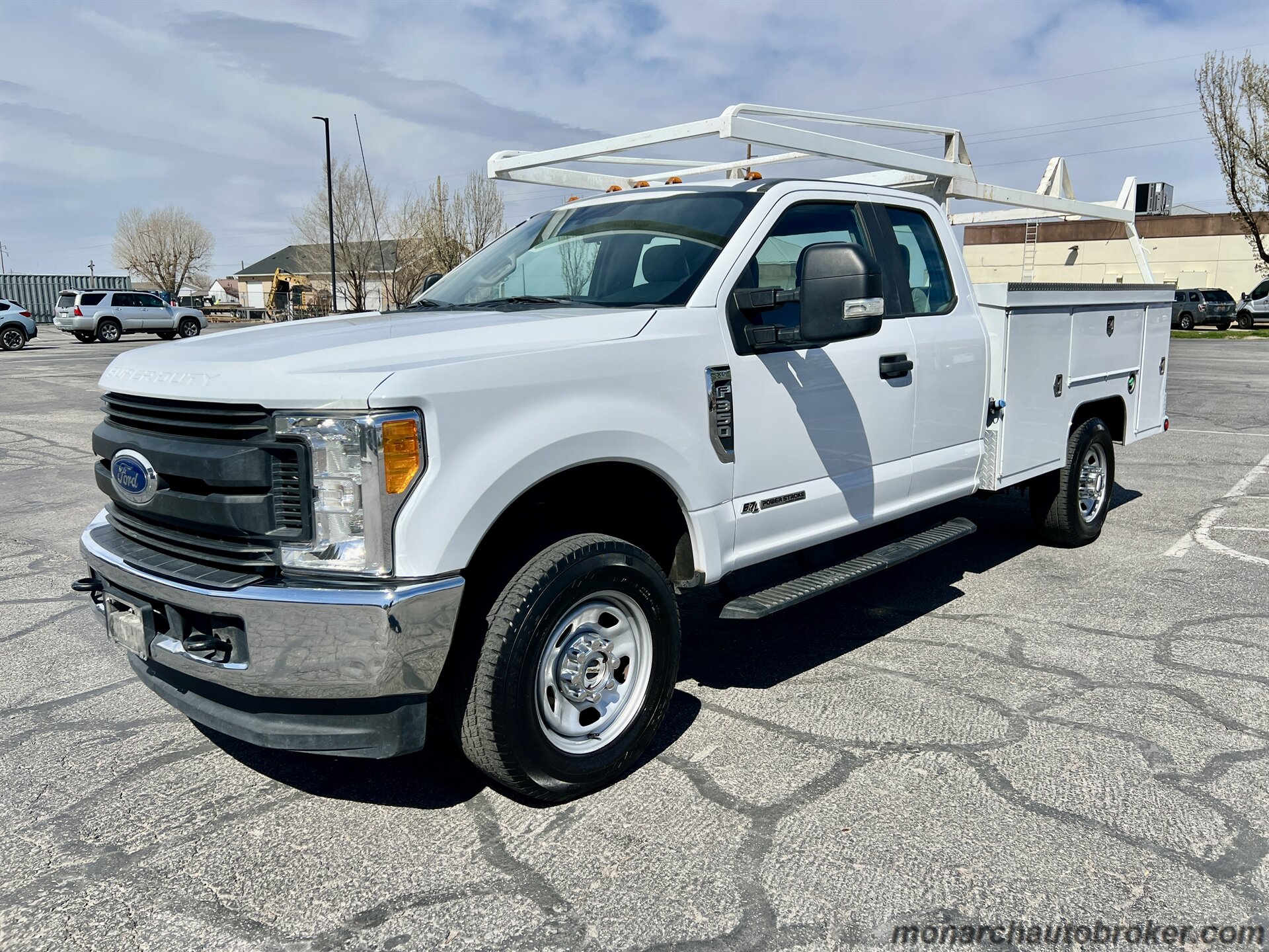2017 Ford F-350 Super Duty XL   - Photo 1 - Washington Terrace, UT 84405