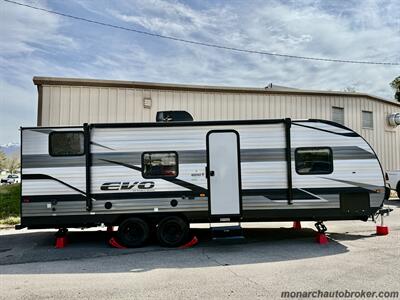 2022 Forest River EVO Stealth X-lite T268BHFS   - Photo 2 - Washington Terrace, UT 84405