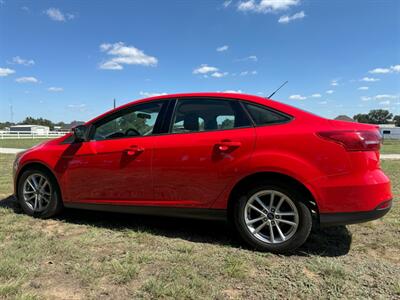 2017 Ford Focus SE   - Photo 3 - Paradise, TX 76073