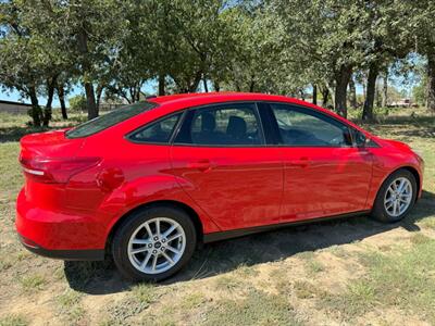 2017 Ford Focus SE   - Photo 2 - Paradise, TX 76073