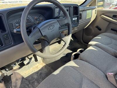 2004 Chevrolet Silverado 1500 Work Truck   - Photo 9 - Paradise, TX 76073