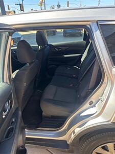 2018 Nissan Rogue SV   - Photo 5 - Tucson, AZ 85705