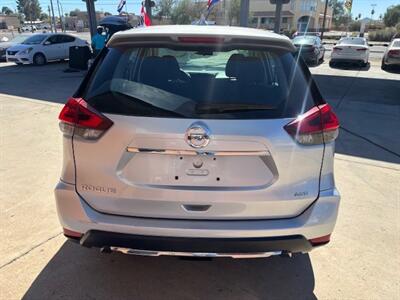 2018 Nissan Rogue SV   - Photo 4 - Tucson, AZ 85705