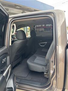 2018 Nissan Titan S   - Photo 6 - Tucson, AZ 85705