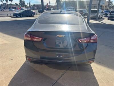 2022 Chevrolet Malibu LT   - Photo 4 - Tucson, AZ 85705