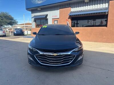 2022 Chevrolet Malibu LT   - Photo 2 - Tucson, AZ 85705