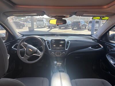 2022 Chevrolet Malibu LT   - Photo 6 - Tucson, AZ 85705