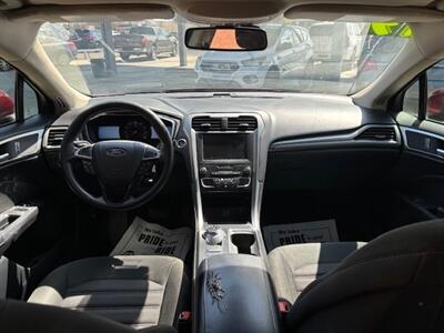 2019 Ford Fusion SE   - Photo 6 - Tucson, AZ 85705