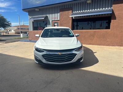 2021 Chevrolet Malibu LT   - Photo 2 - Tucson, AZ 85705