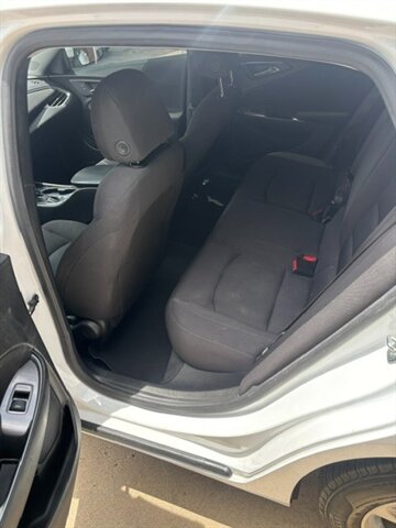 2024 Chevrolet Malibu LS - Photo 5 - Tucson, AZ 85705