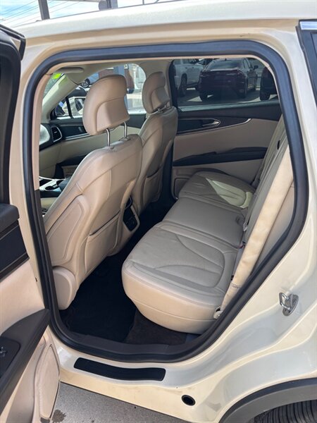 2016 Lincoln MKX Reserve - Photo 5 - Tucson, AZ 85705