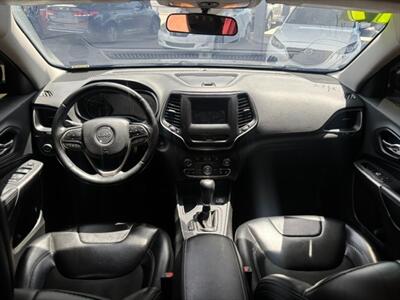 2019 Jeep Cherokee Latitude Plus   - Photo 6 - Tucson, AZ 85705