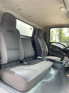 2014 Isuzu NRR 24' Box + Lift Gate - Photo 9 - Geneva, OH 44041