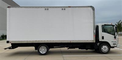 2013 Isuzu NPR HD 20' Box - Photo 7 - Geneva, OH 44041