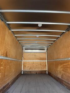 2008 Isuzu NRR 24' Box + Walk Ramp - Photo 9 - Geneva, OH 44041