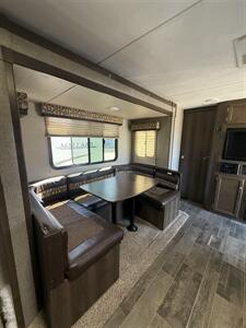 2017 Keystone BULLET 247BHSWE   - Photo 11 - Quincy, CA 95971