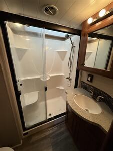 2015 Heartland Bighorn 3160 EL   - Photo 8 - Quincy, CA 95971
