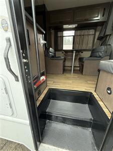 2018 Thor MOTOR COACH M-23A - MAJESTIC E-350 SD   - Photo 9 - Quincy, CA 95971