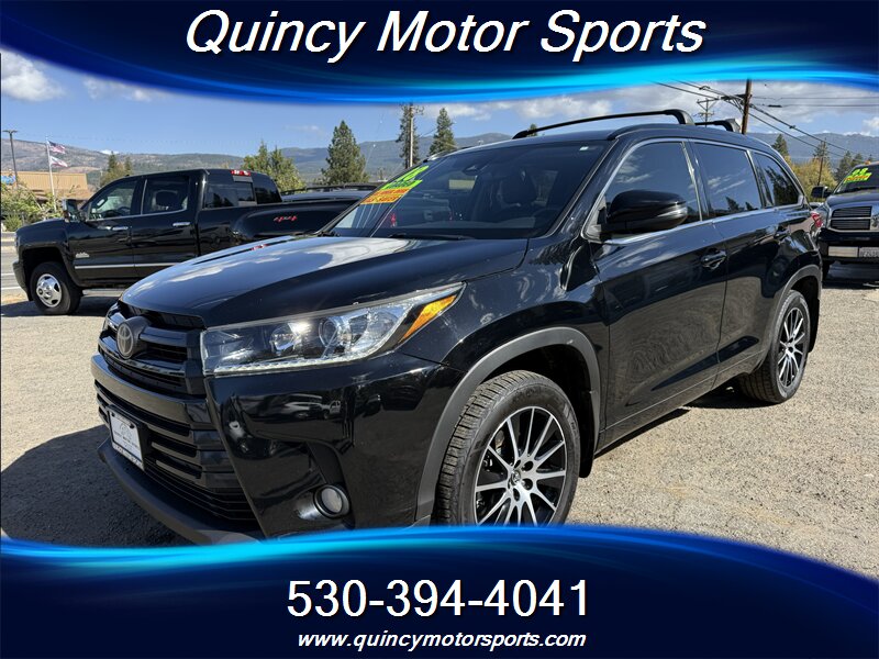 2017 Toyota Highlander SE  