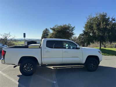 2020 Toyota Tacoma SR5 V6   - Photo 8 - Santa Rosa, CA 95404