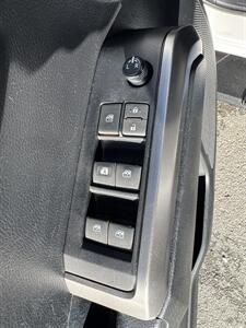 2020 Toyota Tacoma SR5 V6   - Photo 33 - Santa Rosa, CA 95404