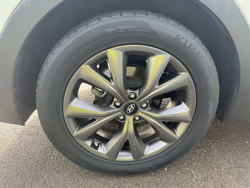 2017 Hyundai Santa Fe Sport 2.0T - Photo 14