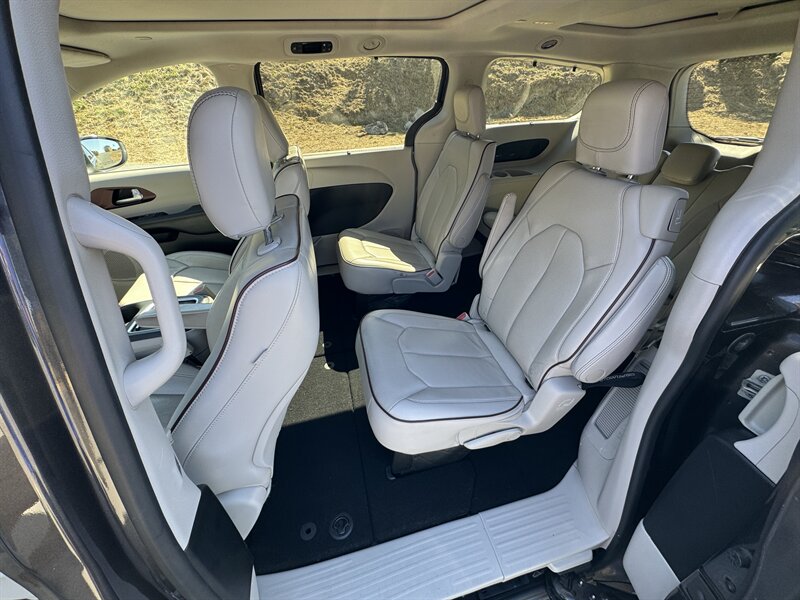 2017 Chrysler Pacifica Limited - Photo 18