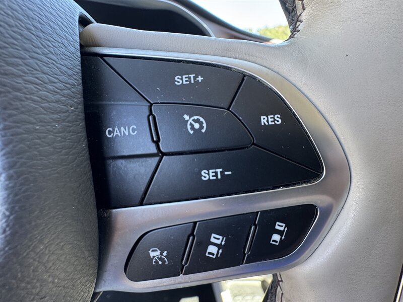 2017 Chrysler Pacifica Limited - Photo 39