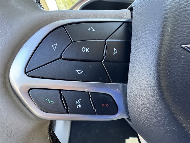 2017 Chrysler Pacifica Limited - Photo 38