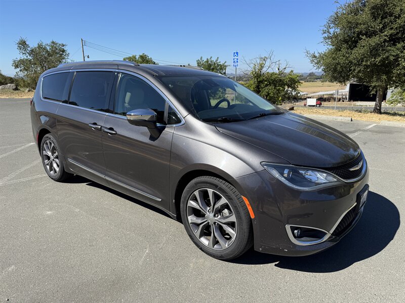 2017 Chrysler Pacifica Limited - Photo 7