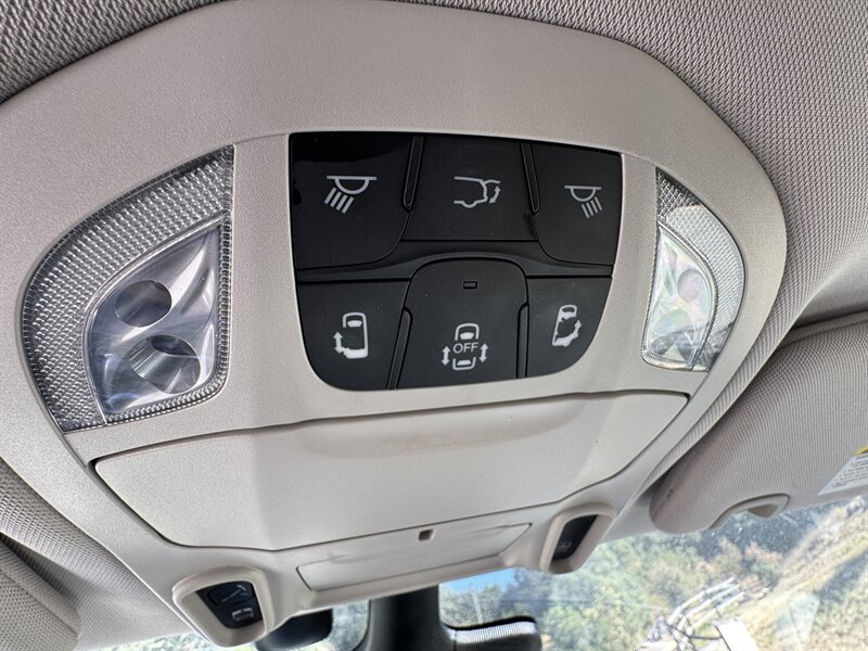 2017 Chrysler Pacifica Limited - Photo 37