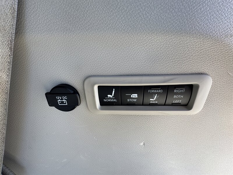 2017 Chrysler Pacifica Limited - Photo 22