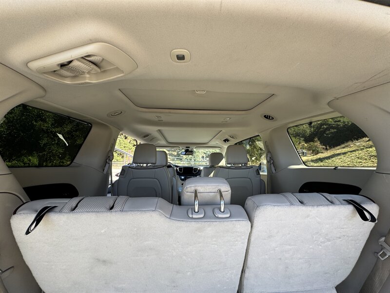 2017 Chrysler Pacifica Limited - Photo 21