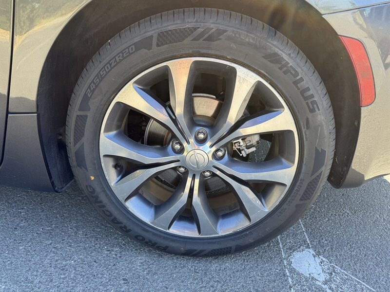2017 Chrysler Pacifica Limited - Photo 14