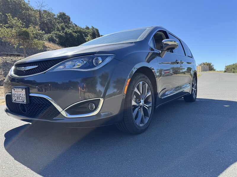 2017 Chrysler Pacifica Limited - Photo 9