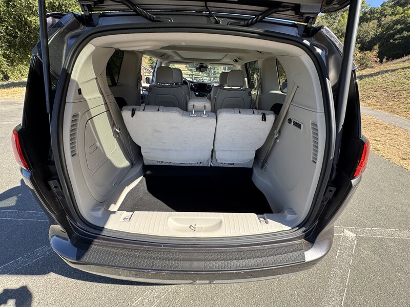 2017 Chrysler Pacifica Limited - Photo 20