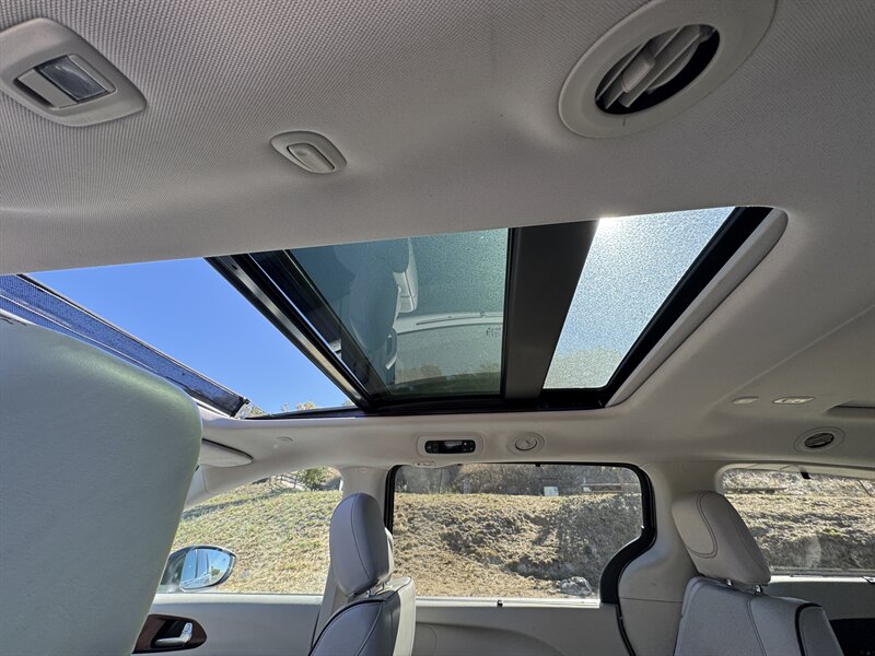 2017 Chrysler Pacifica Limited - Photo 41