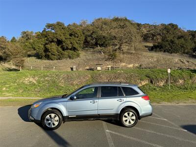 2011 Subaru Outback 2.5i Limited - Photo 2 - Santa Rosa, CA 95404