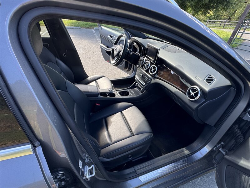 2017 Mercedes-Benz GLA-Class GLA250 - Photo 23