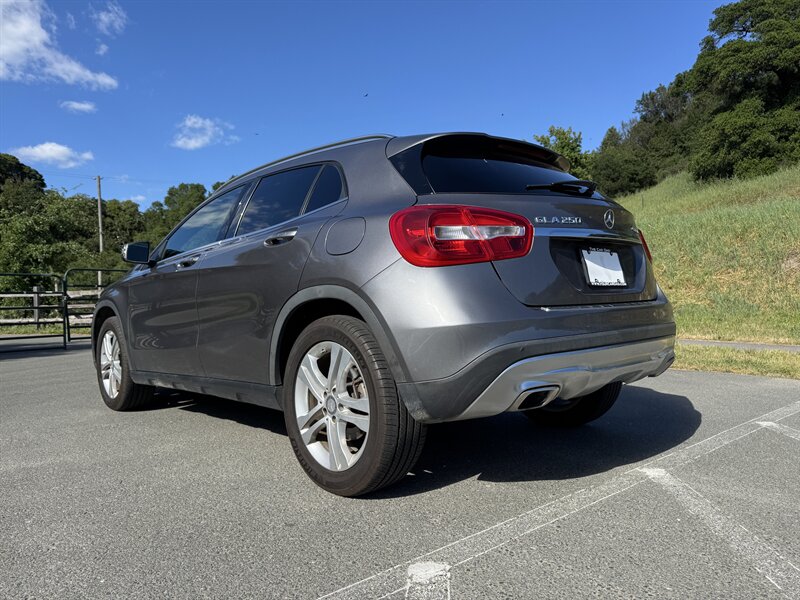 2017 Mercedes-Benz GLA-Class GLA250 - Photo 11