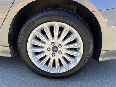 2014 Ford Fusion Hybrid SE  Hybrid - Photo 18 - Santa Rosa, CA 95404