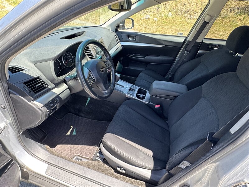 2013 Subaru Outback Premium - Photo 22