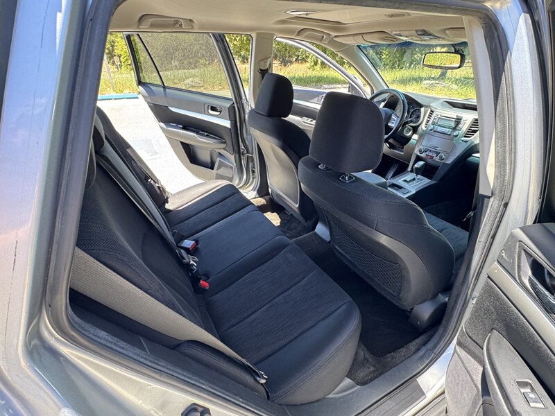 2013 Subaru Outback Premium - Photo 26