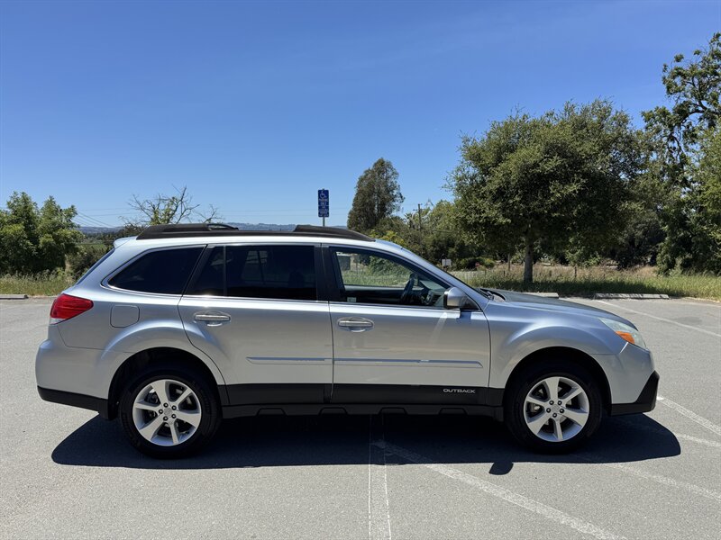 2013 Subaru Outback Premium - Photo 6