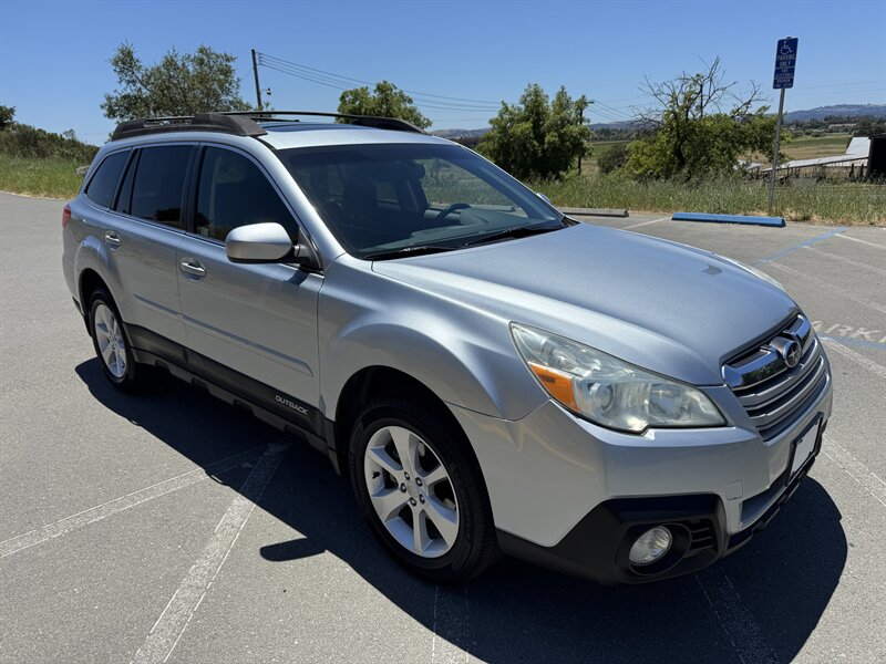 2013 Subaru Outback Premium - Photo 7