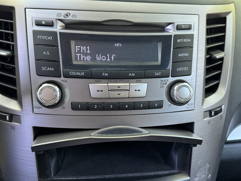2013 Subaru Outback Premium - Photo 38