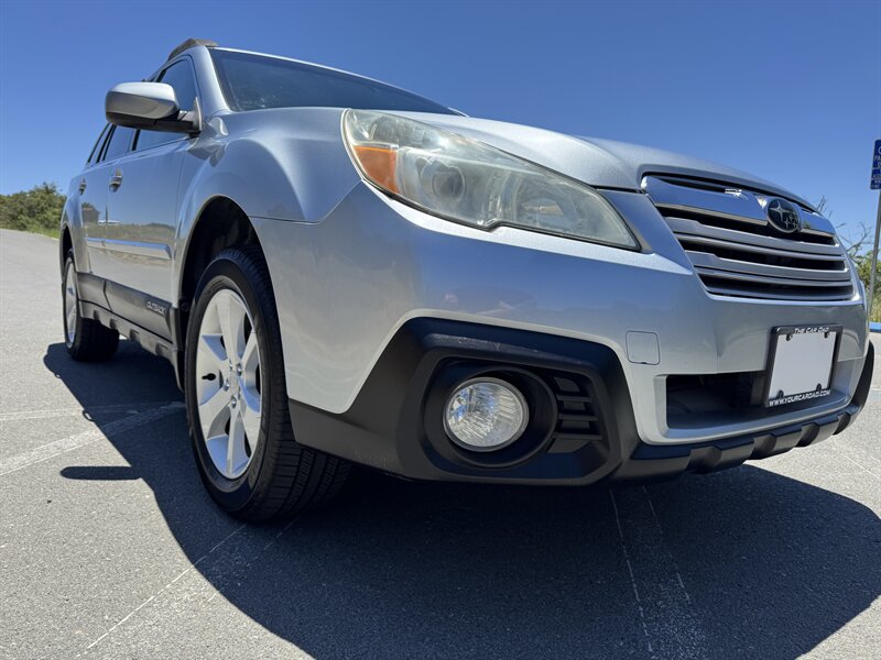 2013 Subaru Outback Premium - Photo 10