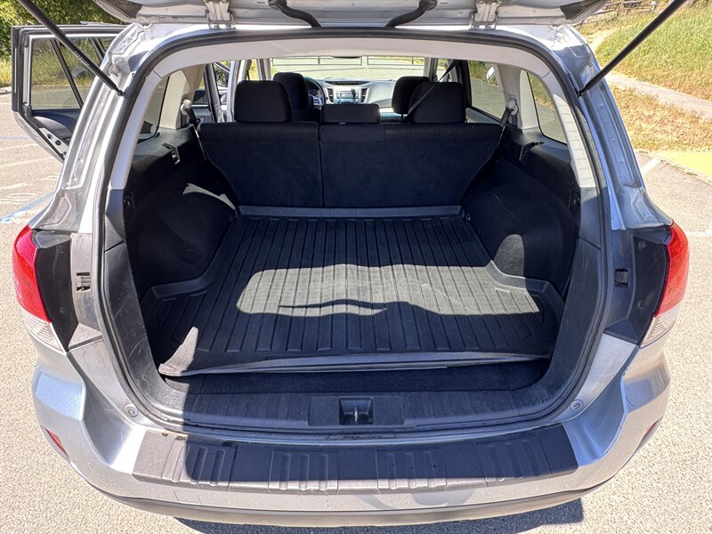 2013 Subaru Outback Premium - Photo 24
